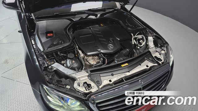 Mercedes-Benz E-Class 2019 — photo 6