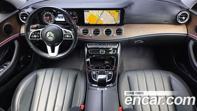 Mercedes-Benz E-Class 2019 — photo 10