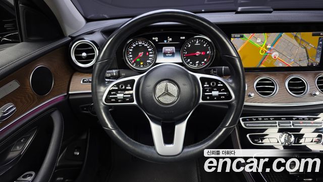 Mercedes-Benz E-Class 2019 — photo 19