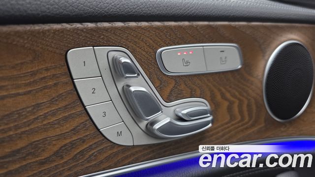 Mercedes-Benz E-Class 2019 — photo 29