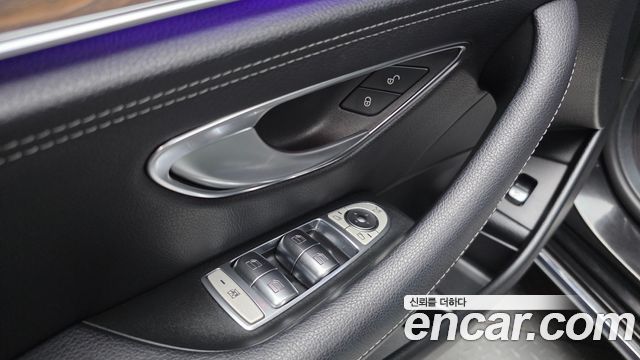 Mercedes-Benz E-Class 2019 — photo 30