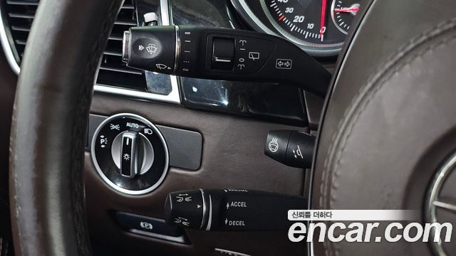 Mercedes-Benz GLS-Class 2017 — photo 18