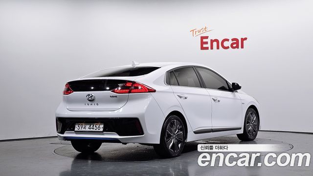 Hyundai Ioniq 2016 — photo 2