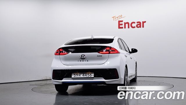 Hyundai Ioniq 2016 — photo 4