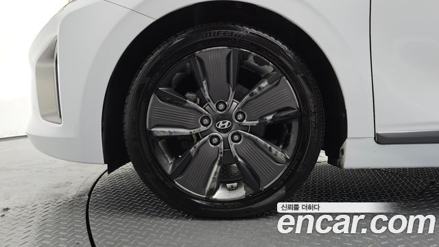 Hyundai Ioniq 2016 — photo 5