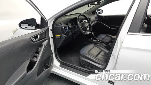 Hyundai Ioniq 2016 — photo 10