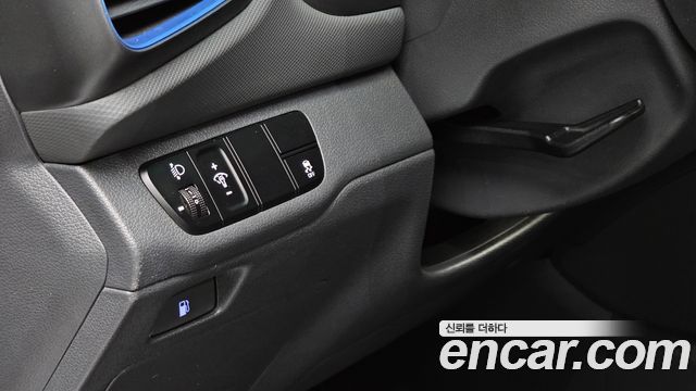 Hyundai Ioniq 2016 — photo 14
