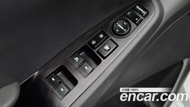 Hyundai Ioniq 2016 — photo 19