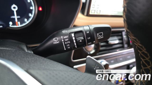Genesis G70 2023 — photo 32