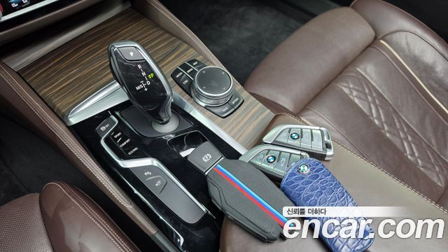 BMW 5-Series 2017 — photo 9