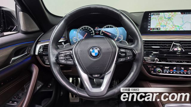 BMW 5-Series 2017 — photo 13