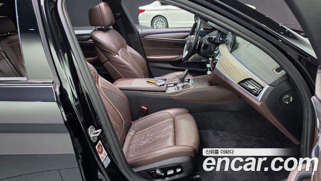 BMW 5-Series 2017 — photo 16