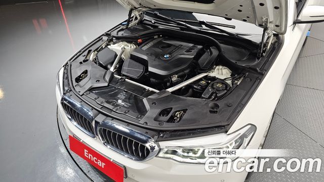 BMW 5-Series 2018 — photo 6