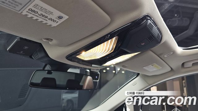 BMW 5-Series 2018 — photo 24