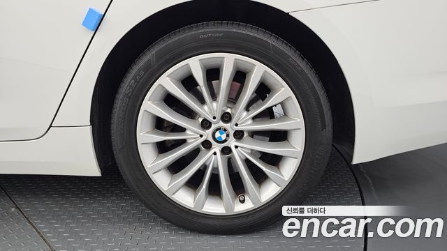 BMW 5-Series 2018 — photo 7