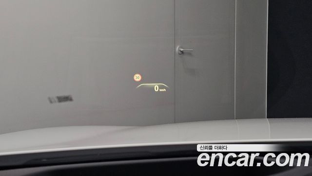 BMW 5-Series 2018 — photo 28