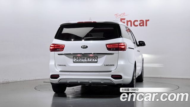 Kia Canival 2020 — photo 4