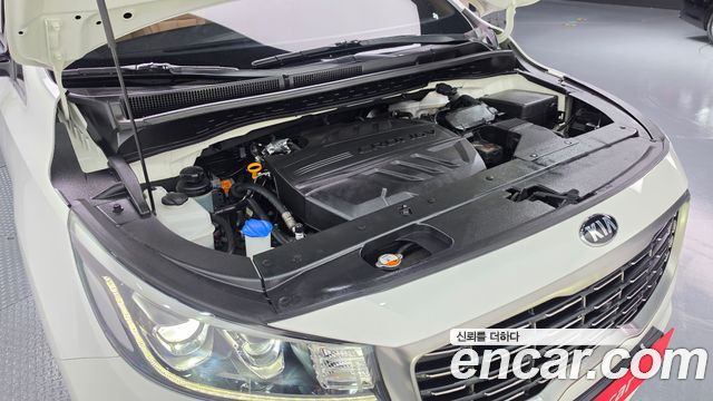 Kia Canival 2020 — photo 6