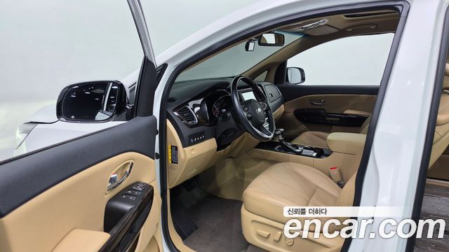 Kia Canival 2020 — photo 13