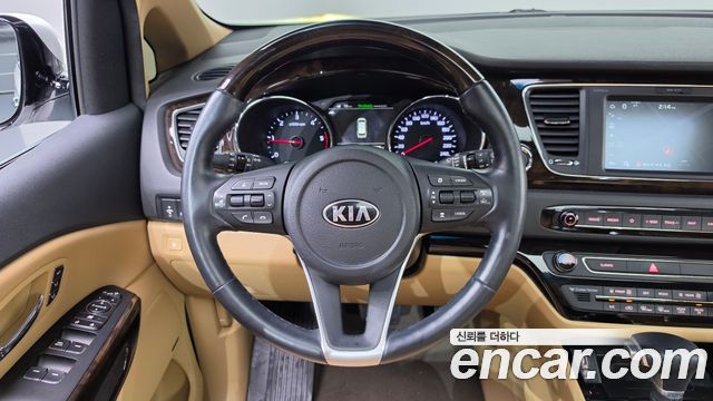 Kia Canival 2020 — photo 19