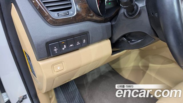 Kia Canival 2020 — photo 25