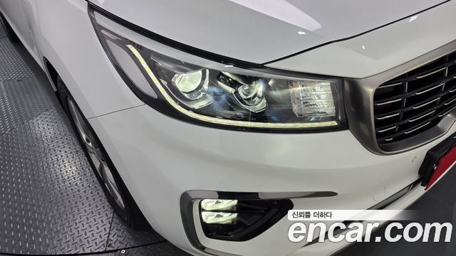 Kia Canival 2020 — photo 8