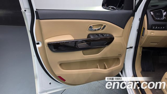 Kia Canival 2020 — photo 14