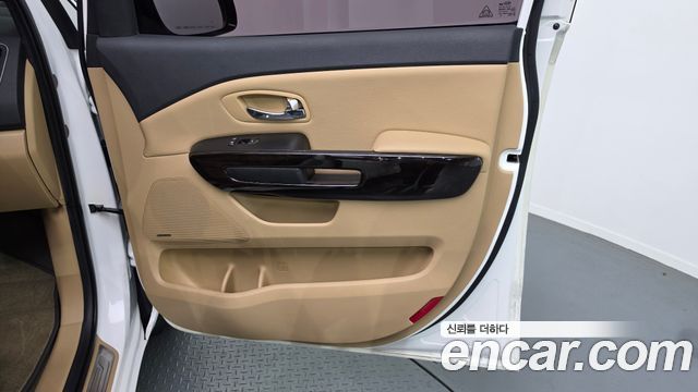 Kia Canival 2020 — photo 15