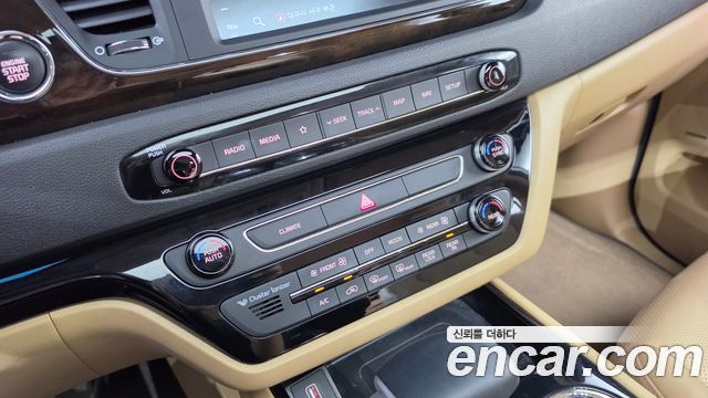 Kia Canival 2020 — photo 30