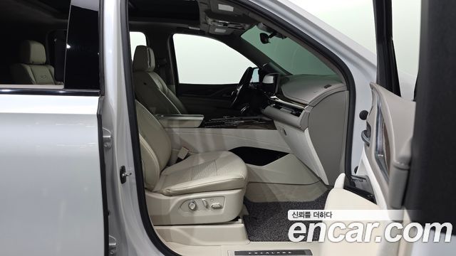 Cadillac Escalade 2023 — photo 11