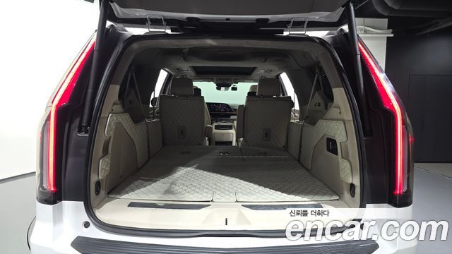 Cadillac Escalade 2023 — photo 20