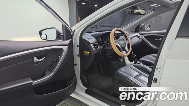 Hyundai i30 2014 — photo 13