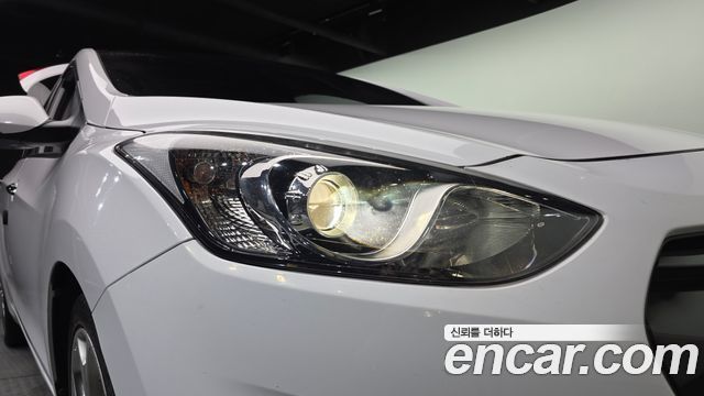 Hyundai i30 2014 — photo 8