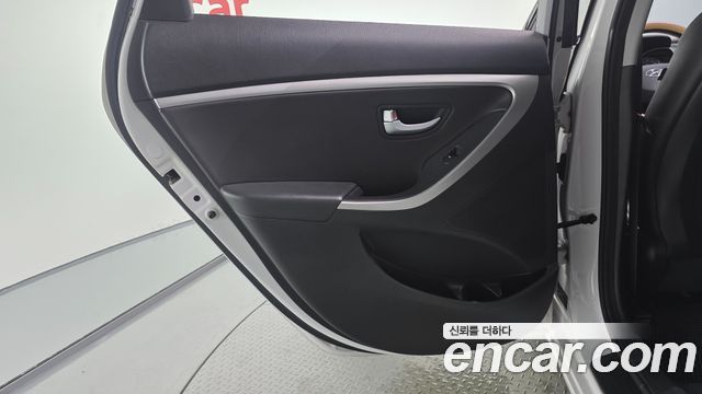 Hyundai i30 2014 — photo 15