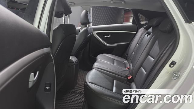 Hyundai i30 2014 — photo 16
