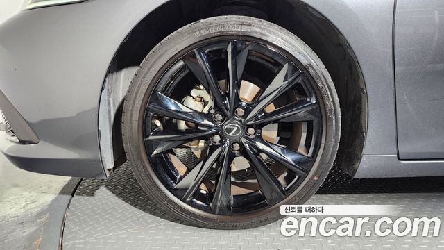 Lexus ES 2023 — photo 5