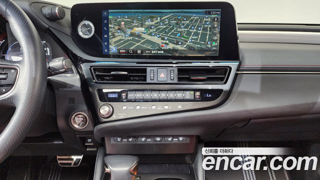 Lexus ES 2023 — photo 19