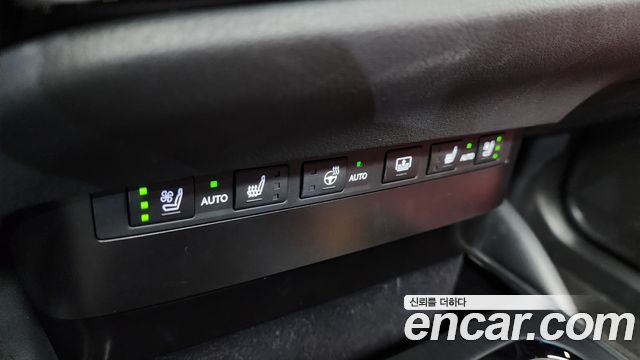Lexus ES 2023 — photo 23