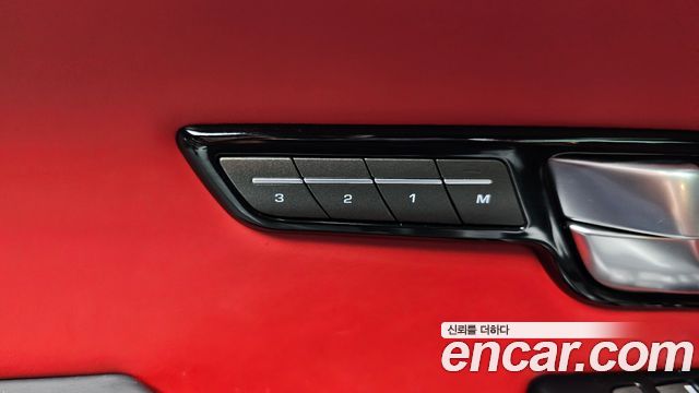 Land Rover Range Rover Evoque 2018 — photo 33