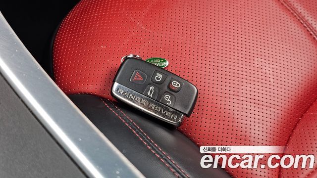 Land Rover Range Rover Evoque 2018 — photo 37