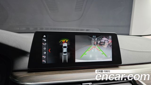 BMW 5-Series 2018 — photo 15