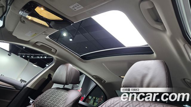 BMW 5-Series 2018 — photo 20
