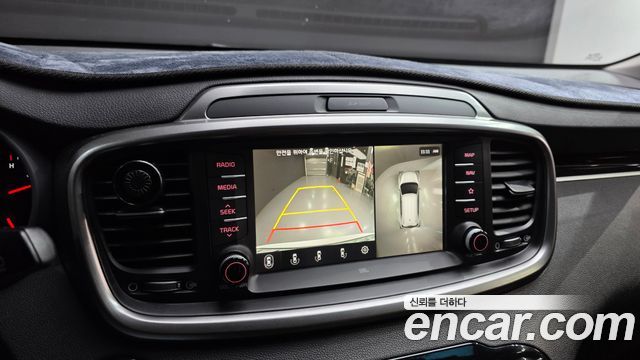 Kia Sorento 2018 — photo 21
