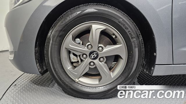 Hyundai AVANTE 2017 — photo 5