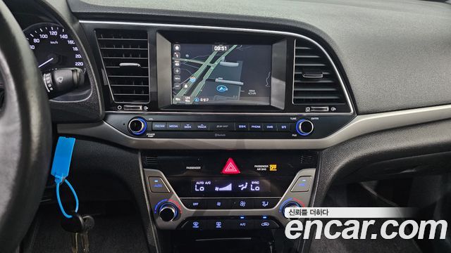 Hyundai AVANTE 2017 — photo 20