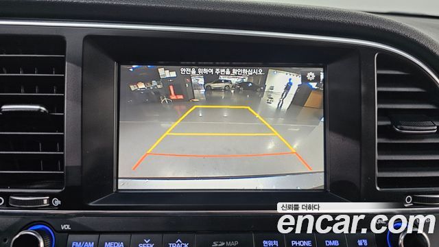 Hyundai AVANTE 2017 — photo 21