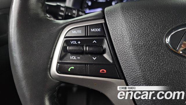 Hyundai AVANTE 2017 — photo 24