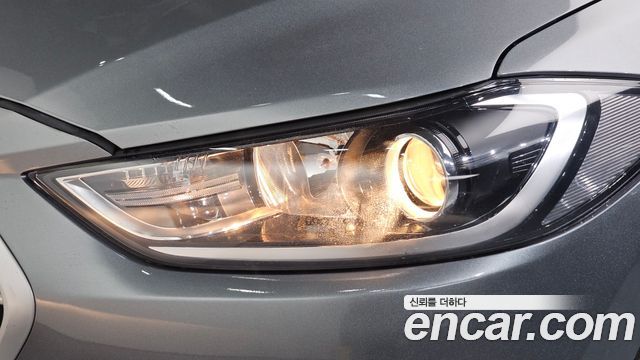 Hyundai AVANTE 2017 — photo 8
