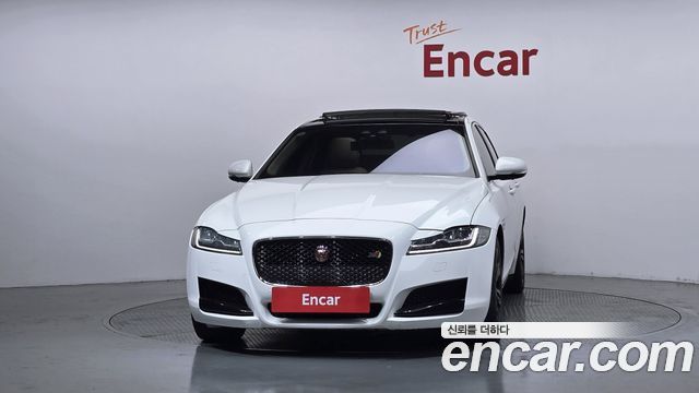 Jaguar XF 2017 — photo 3