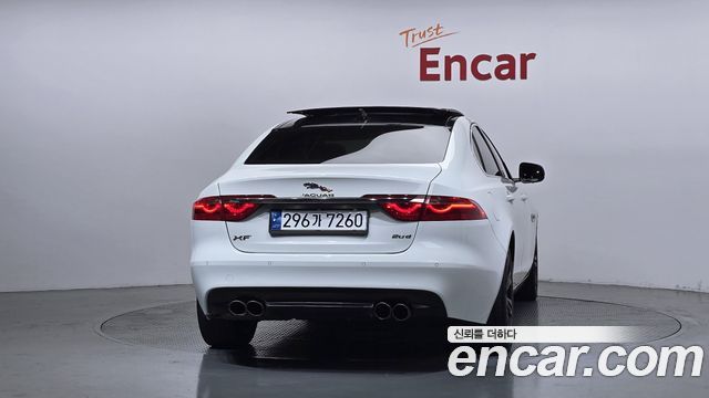 Jaguar XF 2017 — photo 4